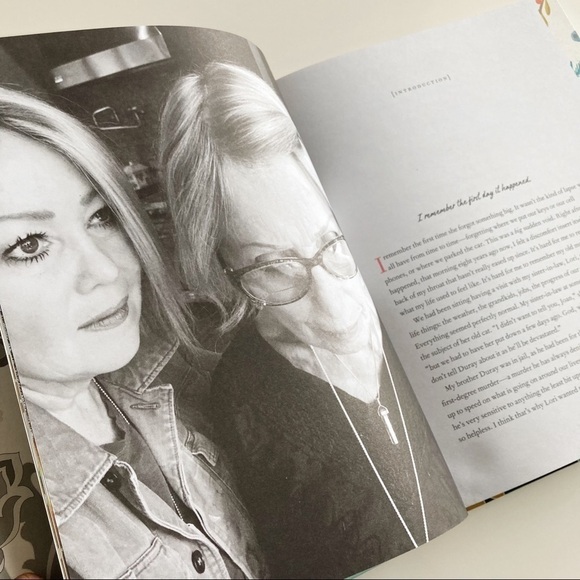 Random House FEEDING MY MOTHER by Jann Arden - Picture 5 of 9